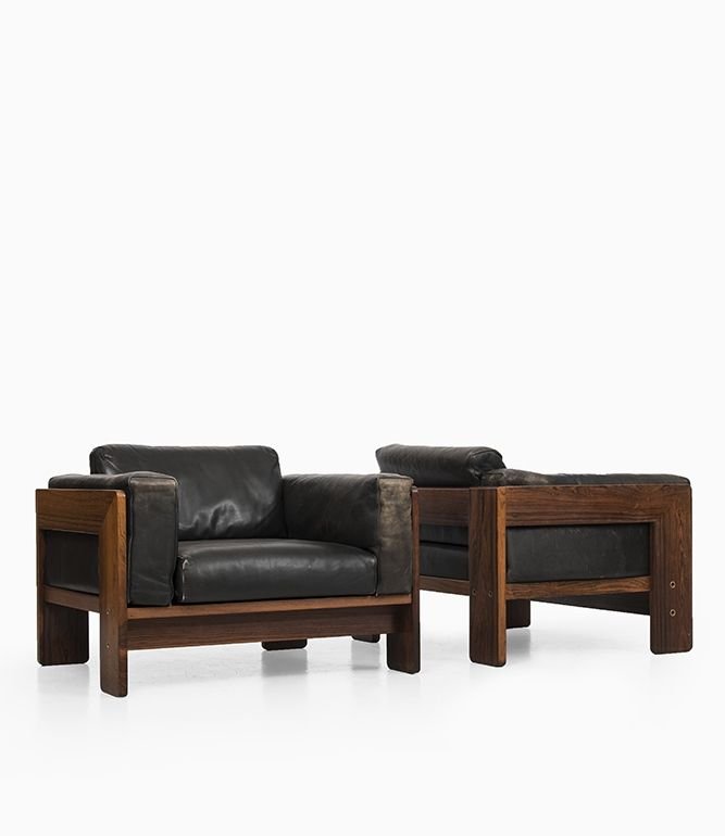 25 Leather Armchair Ideas to Elevate Your Living Room - 10. Timeless Black Elegance 1