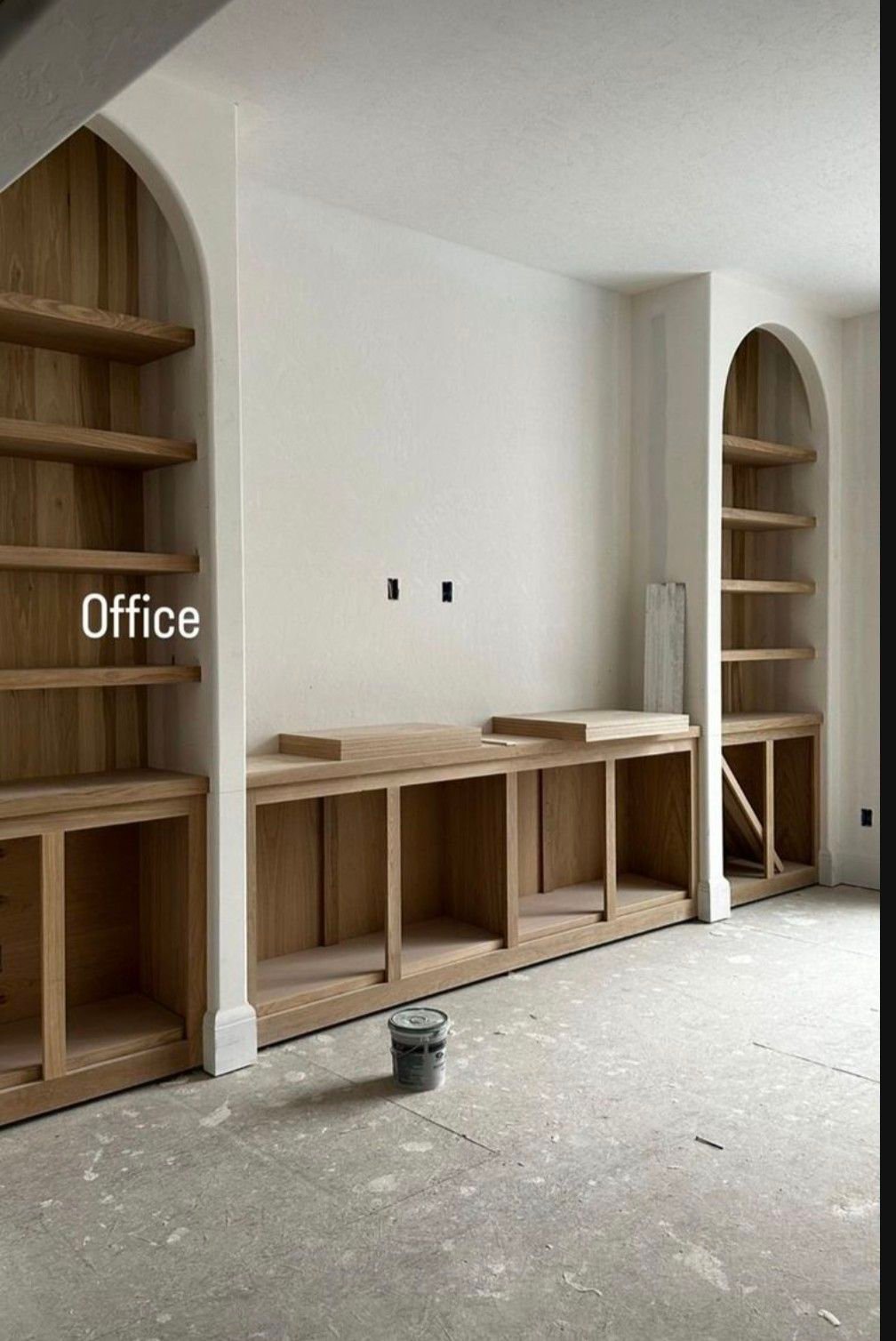 25 Perigold Living Room Ideas for a High-End Home Look - 14. Custom Built-Ins 1