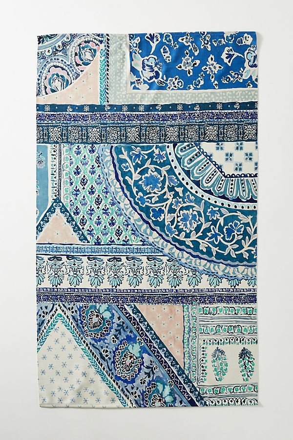 25 Round Rug Ideas That Instantly Refresh Your Living Room - 8. Patterned Indoor Outdoor Rugs 1