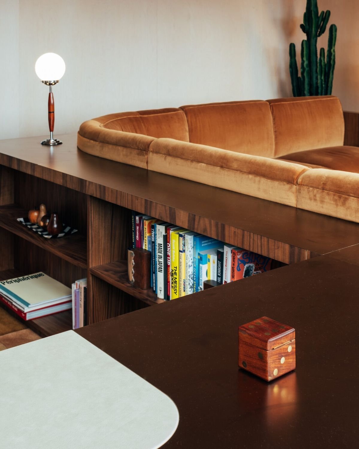 26 Leather Sectional Ideas for a Luxe Living Room - 13. Vintage Charm 1