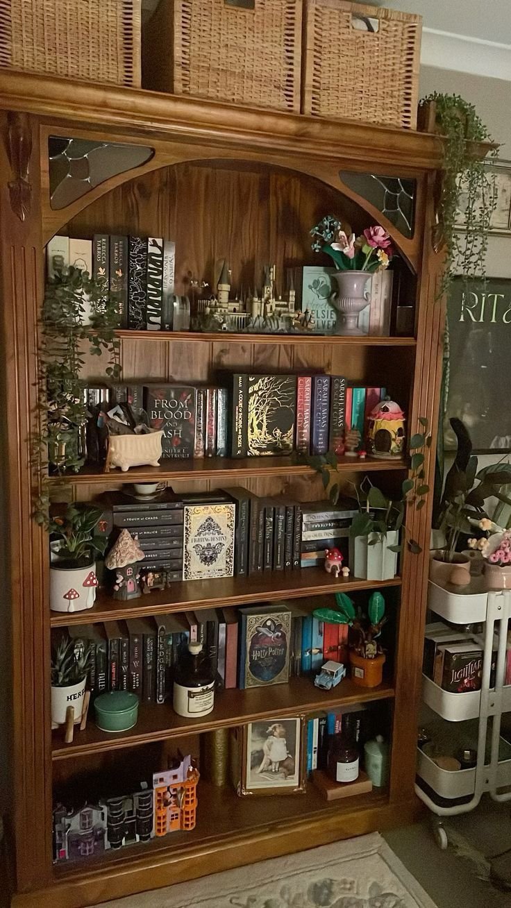 27 Large Living Room Bookshelf Ideas for Book Lovers - 10. Vintage-Inspired Bookshelves 1