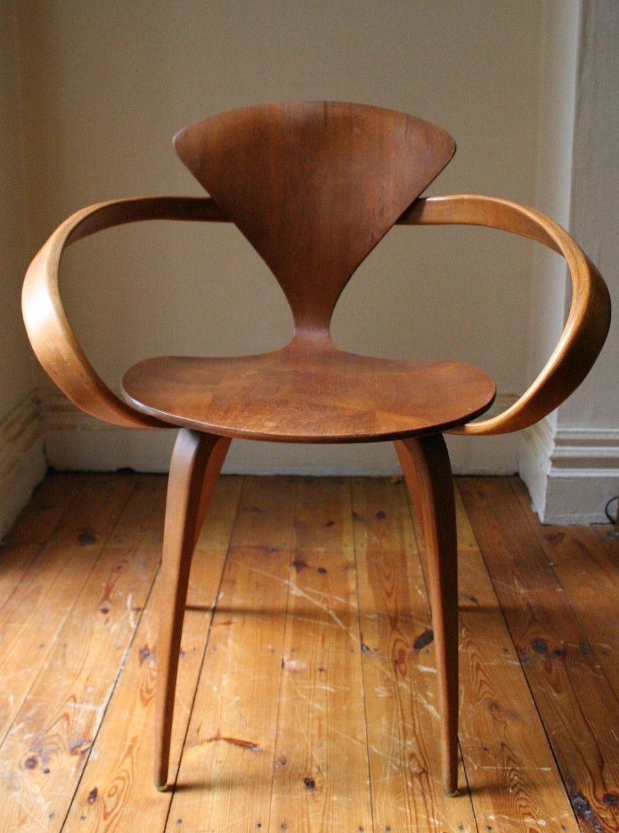 27 Light Grey Chairs for a Calm - 27. Stylish Mid-Century Chair 1