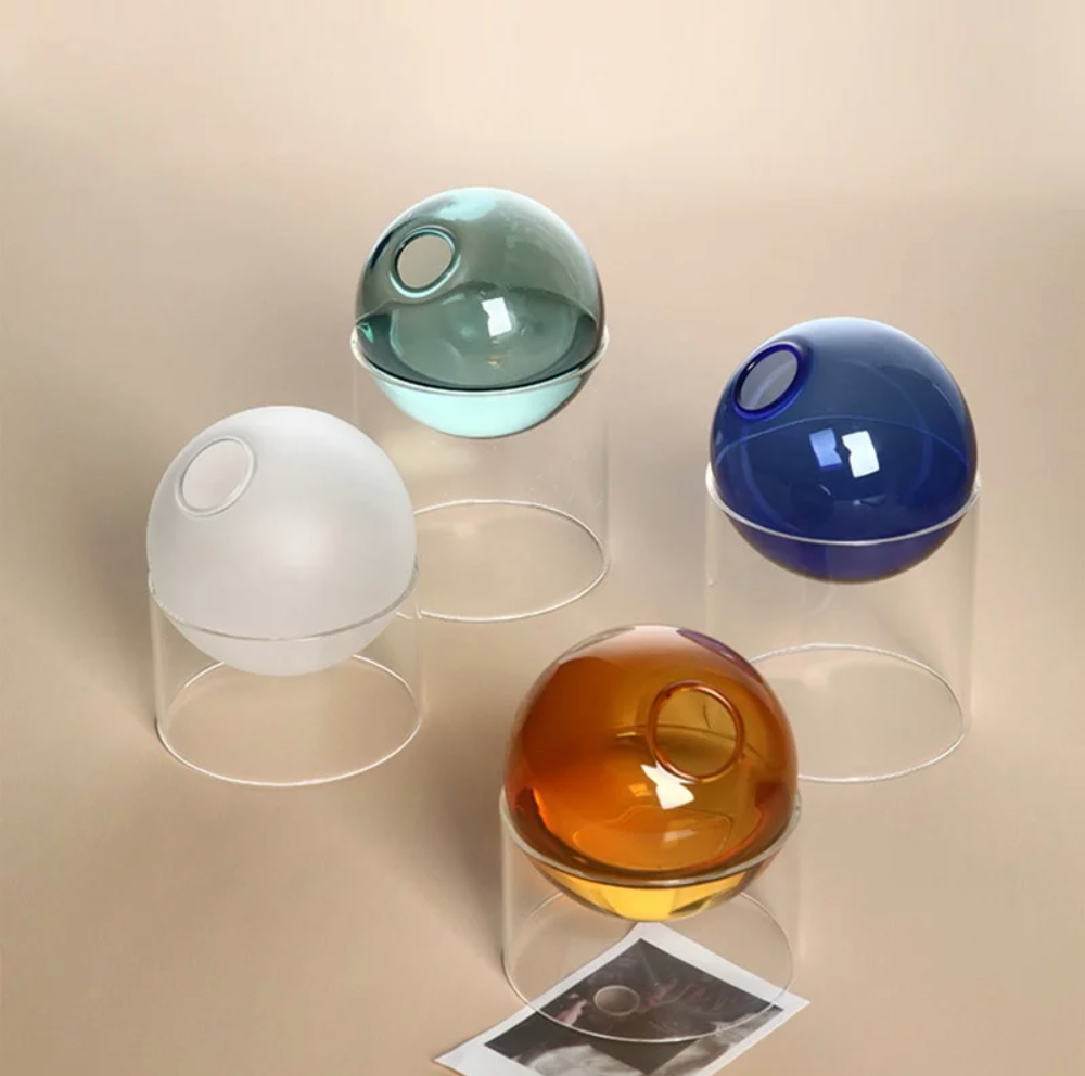 27 Round Furniture Ideas That Add Flow to Your Living Room - 5. Spherical Home Accessories: Adding the Perfect Touch 1