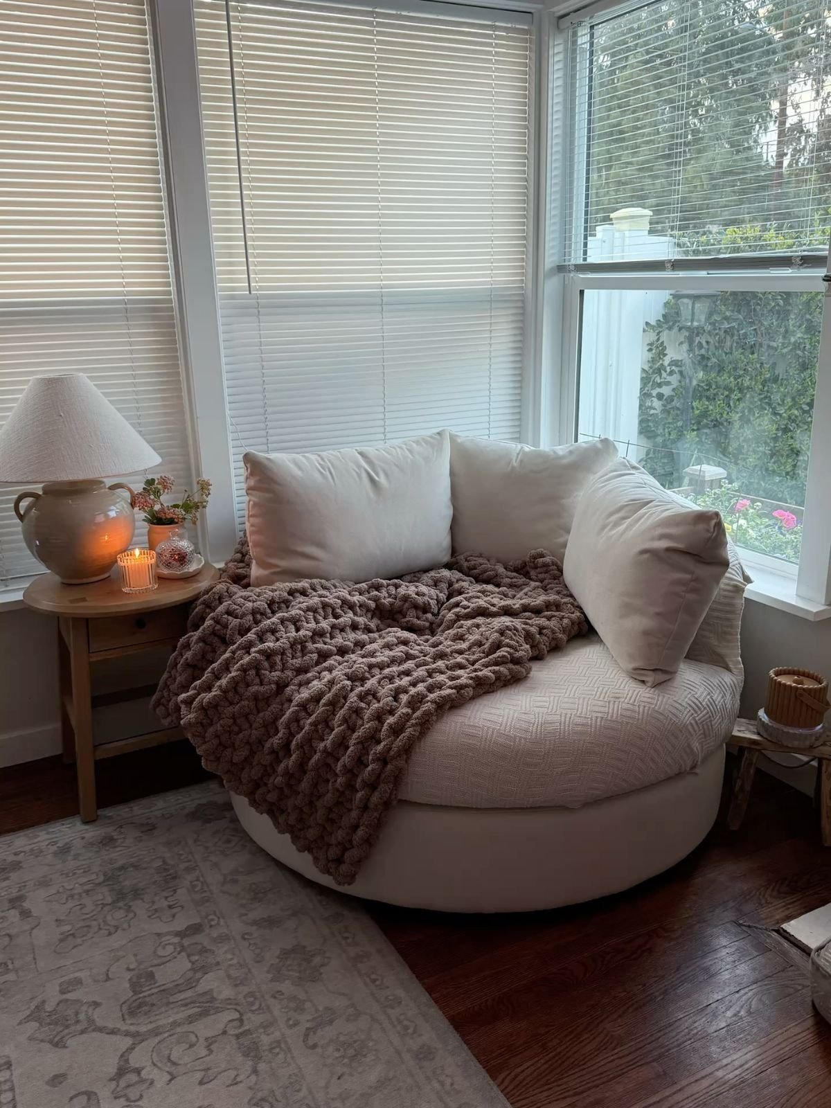27 Round Furniture Ideas That Add Flow to Your Living Room - 8. Cozy Round Pillows: Adding Comfort 1